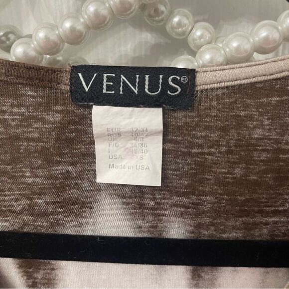 Venus Knit Tunic Top - Picture 2 of 5